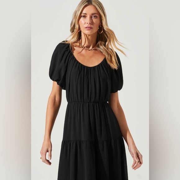 EUC- ASTR the Label - Smocked Tiered Midi Dress - size Medium - Picture 2 of 7